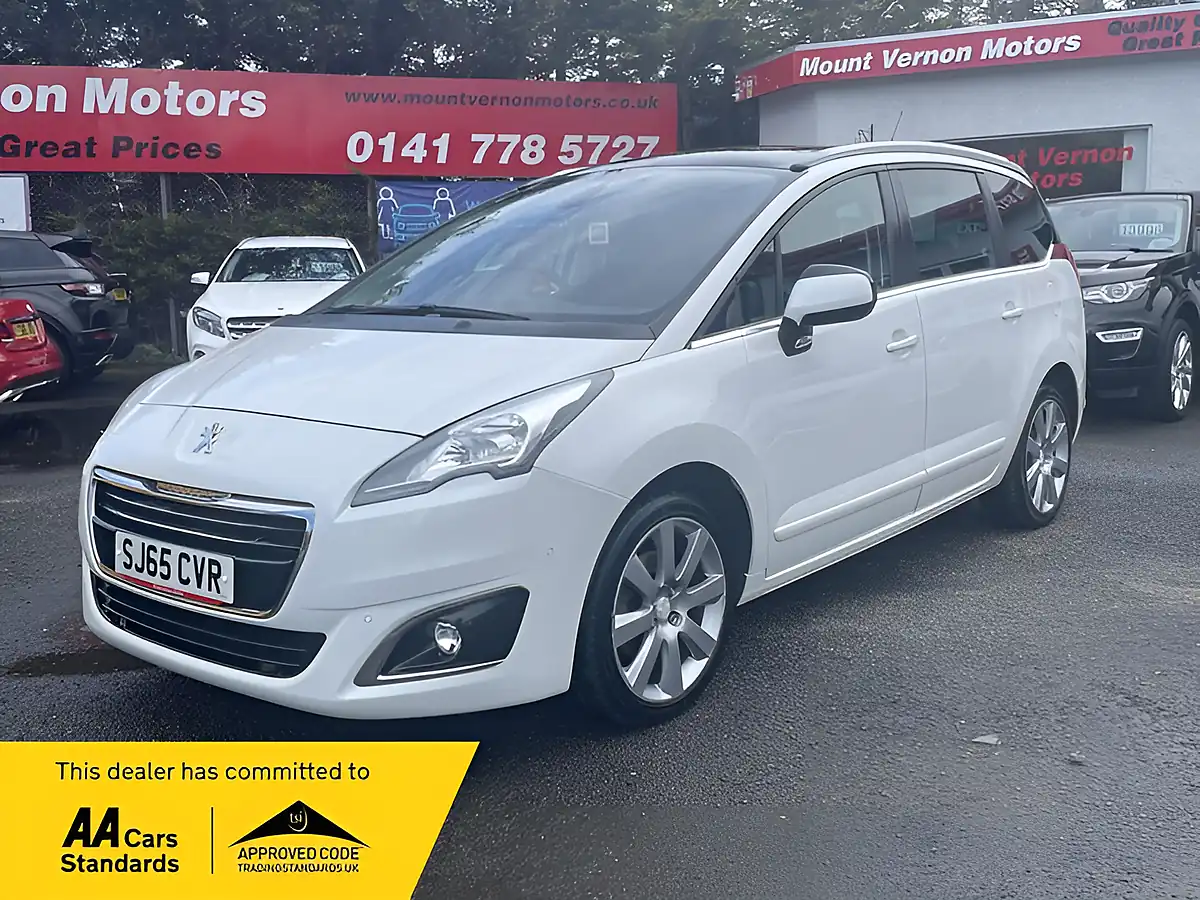 Used 2015 Peugeot 5008 Active White - Front View