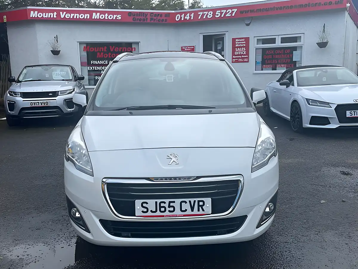 Used 2015 Peugeot 5008 Active White - Interior and Exterior details 11