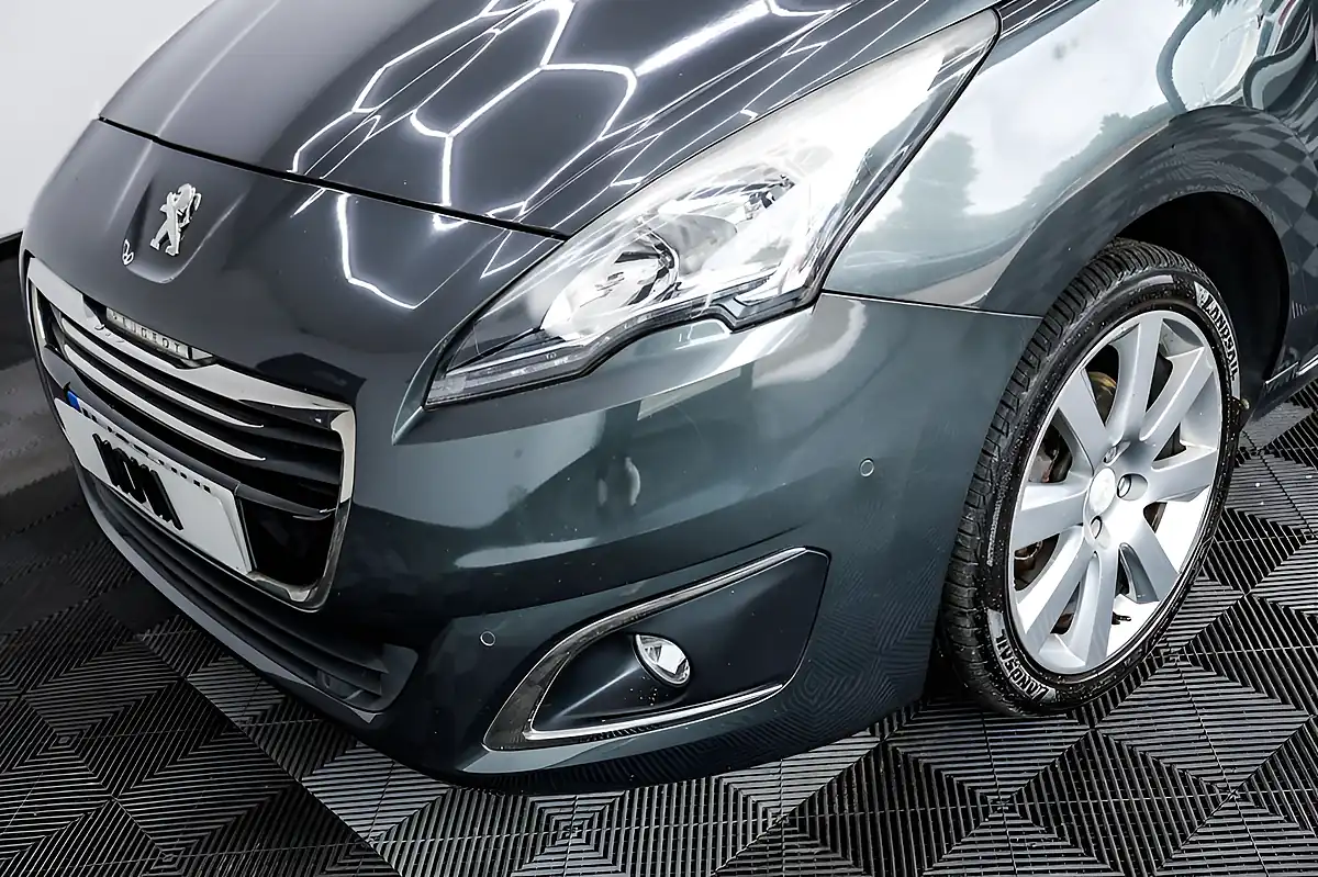 Used 2015 Peugeot 5008 Allure Grey - Interior and Exterior details 11