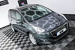 Used 2015 Peugeot 5008 Allure Grey - Interior and Exterior details 4