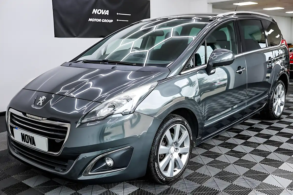 Used 2015 Peugeot 5008 Allure Grey - Interior and Exterior details 7