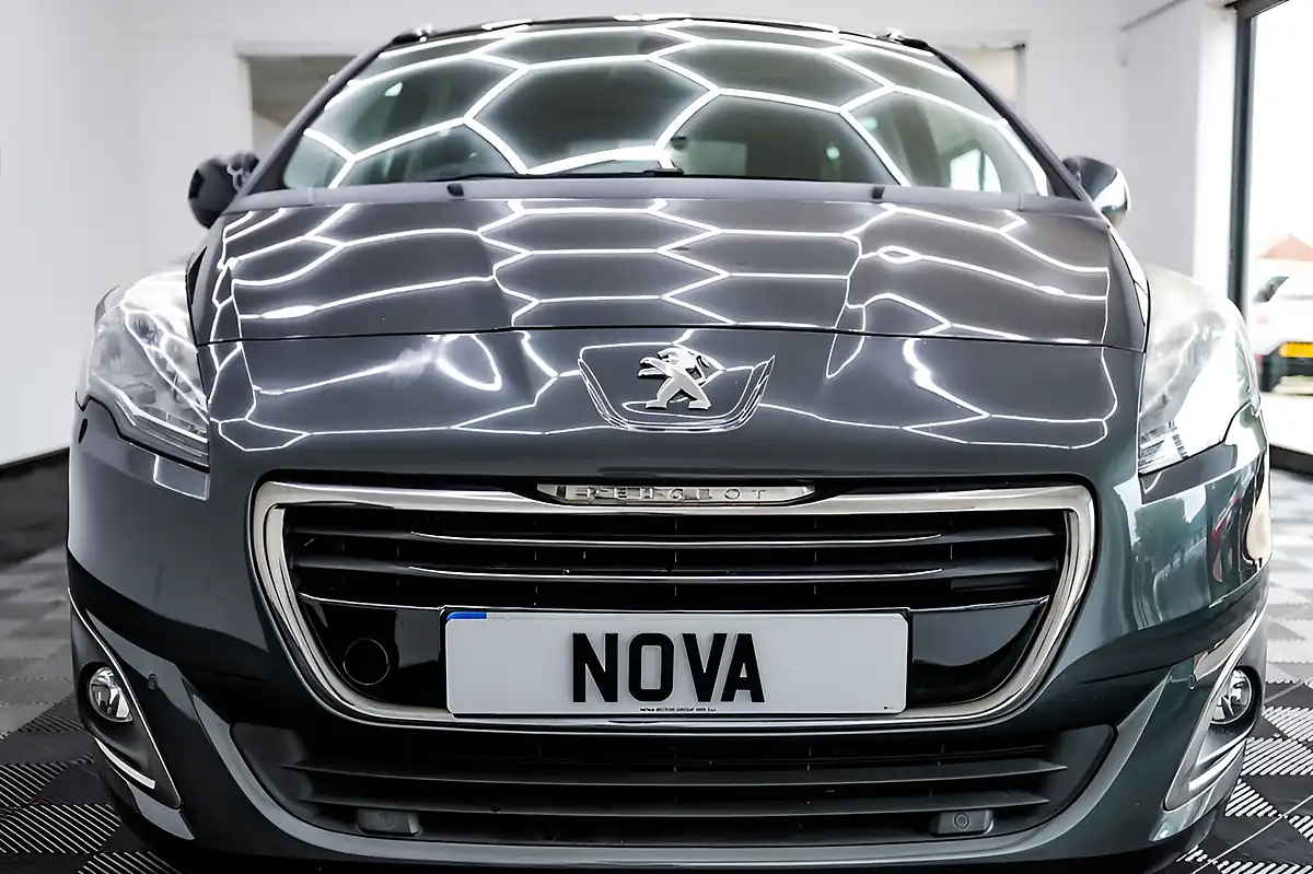 Used 2015 Peugeot 5008 Allure Grey - Interior and Exterior details 8