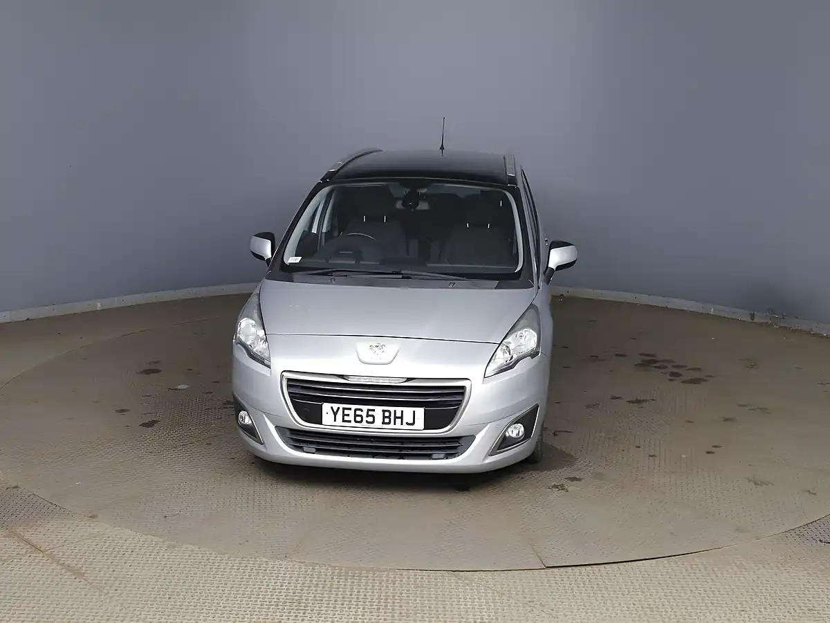 Used 2015 Peugeot 5008 Allure Silver - Interior and Exterior details 2