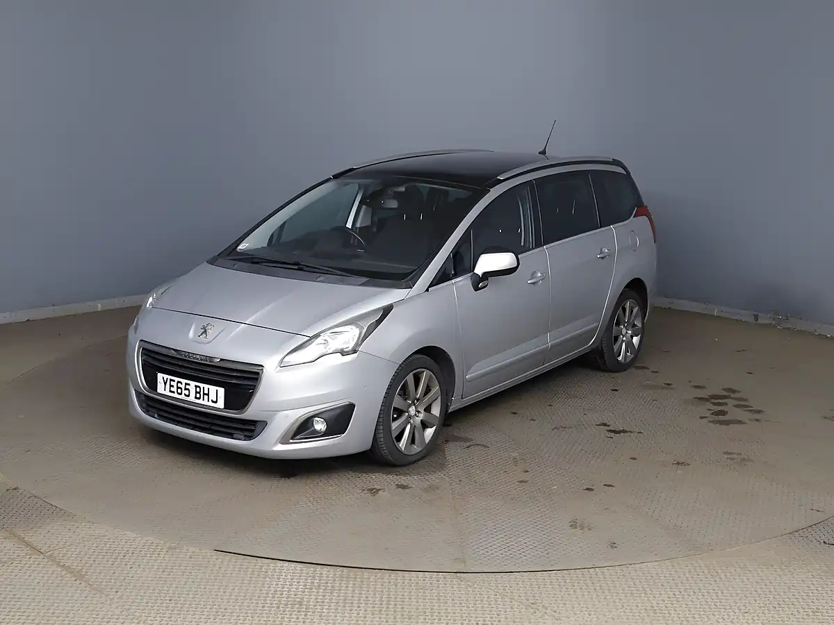 Used 2015 Peugeot 5008 Allure Silver - Interior and Exterior details 3