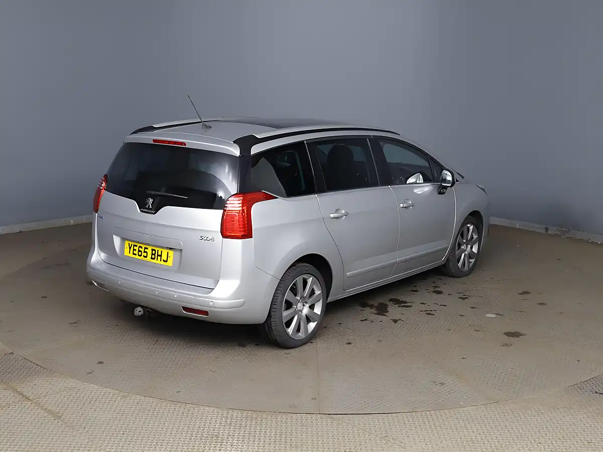 Used 2015 Peugeot 5008 Allure Silver - Interior and Exterior details 6