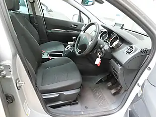 Used 2015 Peugeot 5008 Allure Silver - Interior and Exterior details 7
