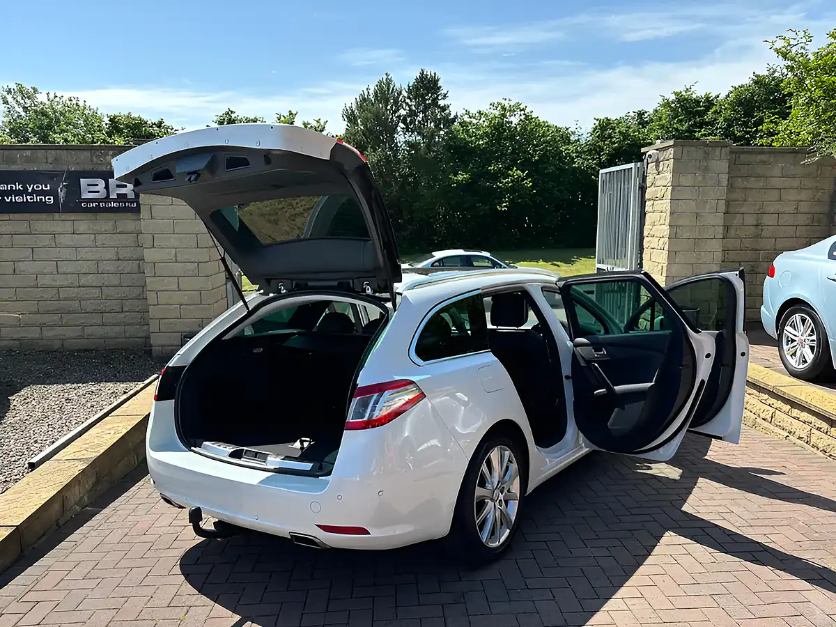 Used 2015 Peugeot 508 Sw GT Line White - Interior and Exterior details 19