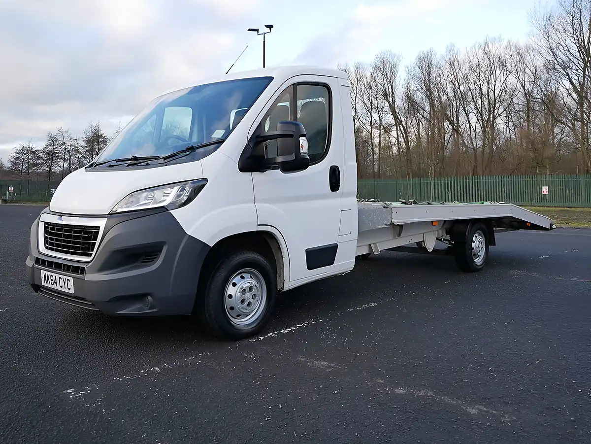 Used 2015 Peugeot Boxer 335 L3 C/C White - Interior and Exterior details 3