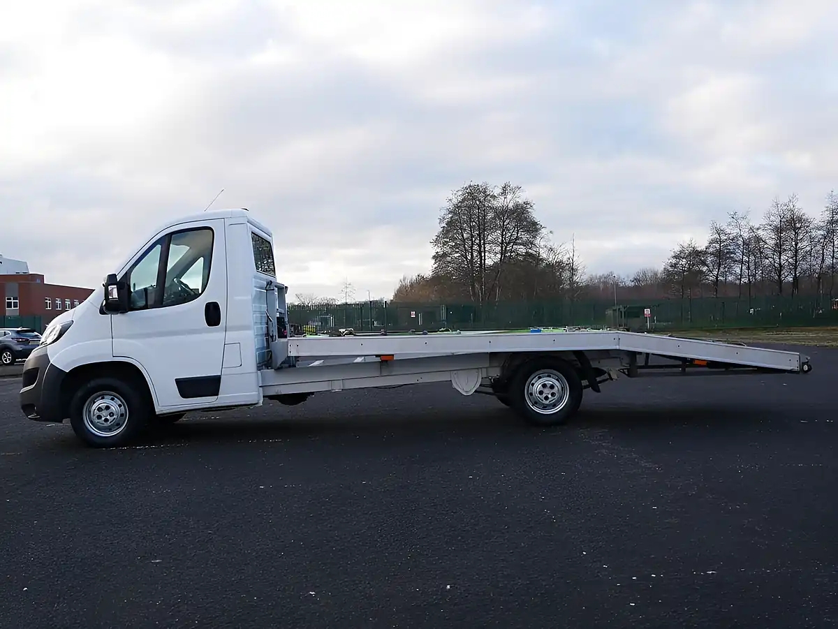 Used 2015 Peugeot Boxer 335 L3 C/C White - Interior and Exterior details 4