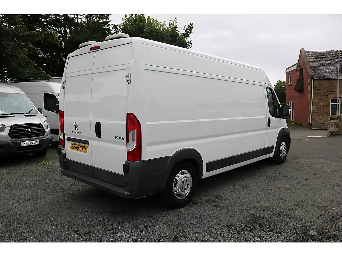 Used 2015 Peugeot Boxer 435 L3H2 P/V White - Interior and Exterior details 8