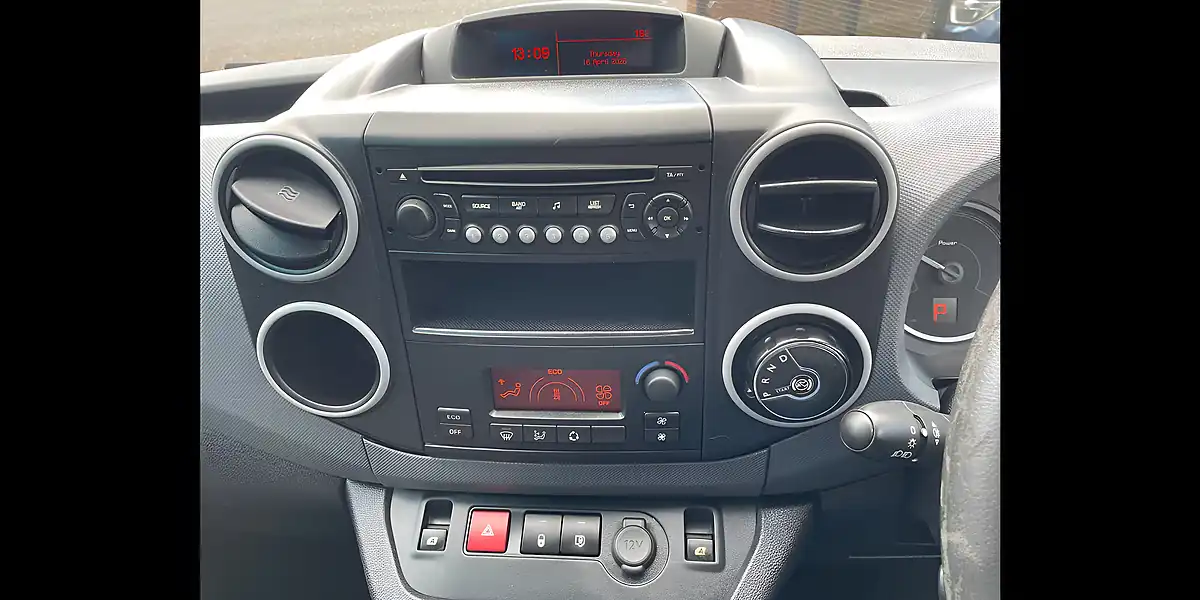 Used 2015 Peugeot E-Partner 636 Se Panel Van White - Interior and Exterior details 9