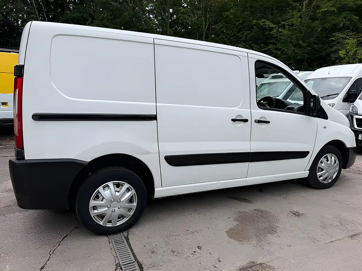 Used 2015 Peugeot Expert Professional White - Interior and Exterior details 7