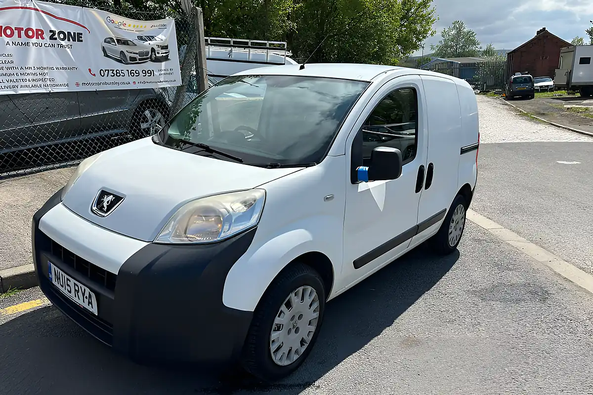 Used 2015 Peugeot Expert S White - Interior and Exterior details 3