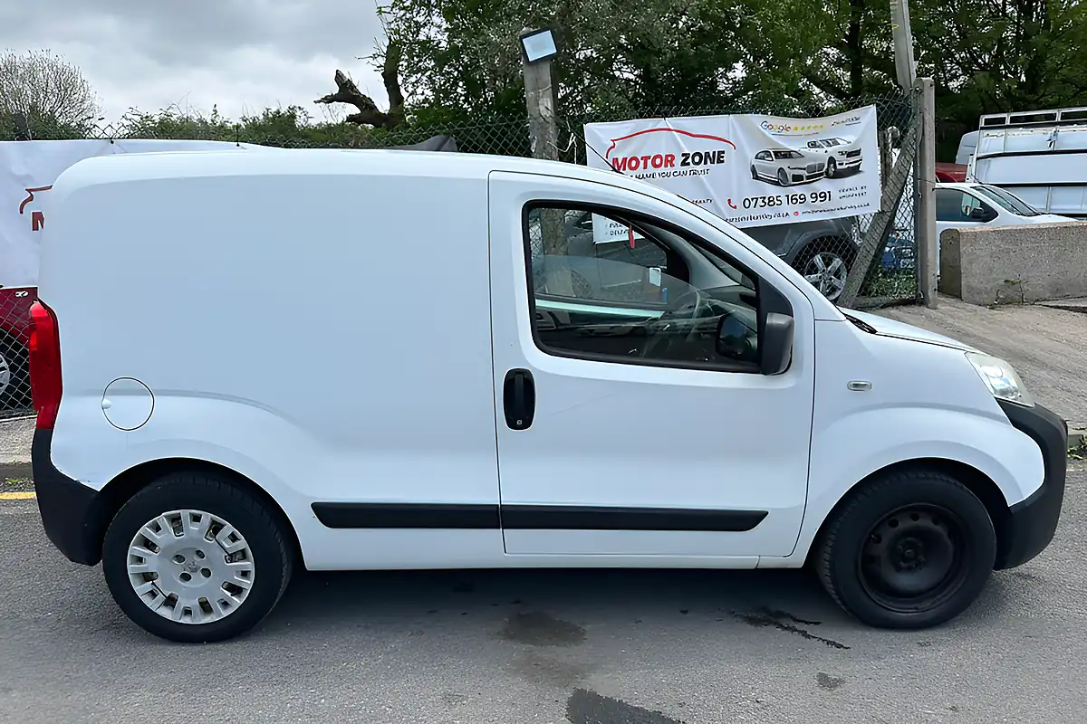 Used 2015 Peugeot Expert S White - Interior and Exterior details 8