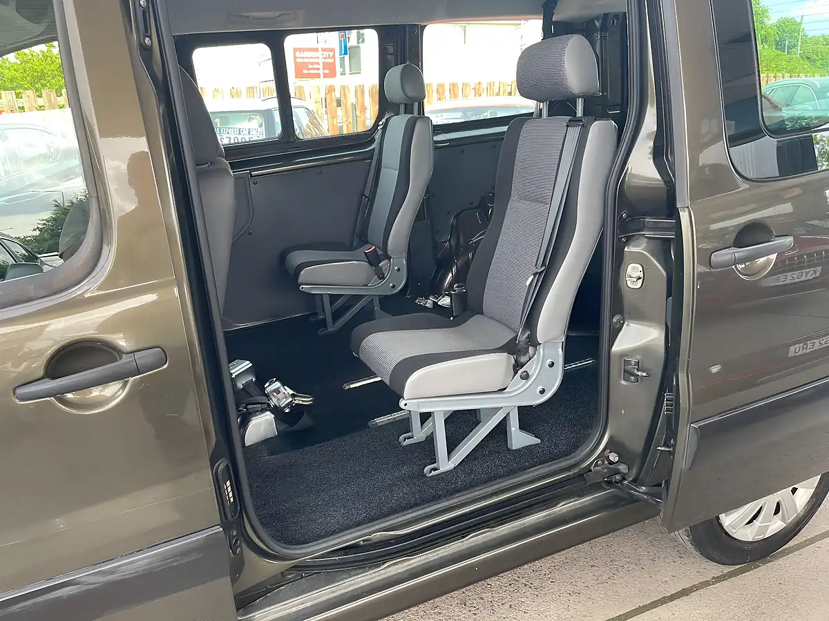 Used 2015 Peugeot Expert Tepee Tepee Comfort L1 Brown - Interior and Exterior details 20