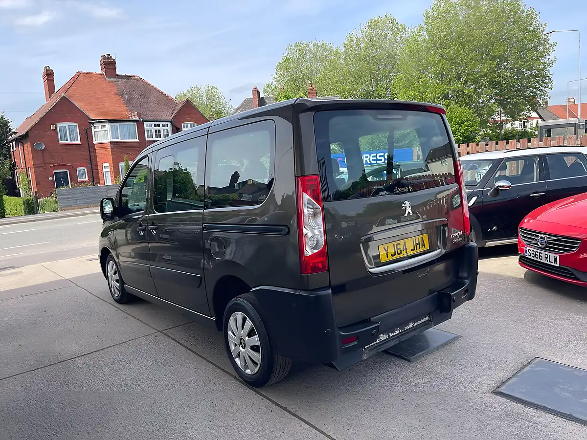 Used 2015 Peugeot Expert Tepee Tepee Comfort L1 Brown - Interior and Exterior details 6