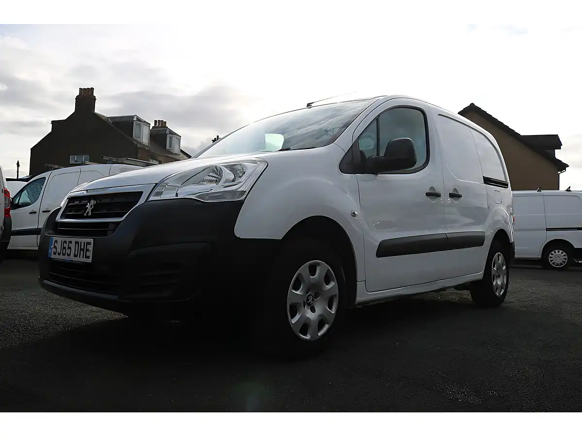 Used 2015 Peugeot Partner 3 Seater White - Interior and Exterior details 12