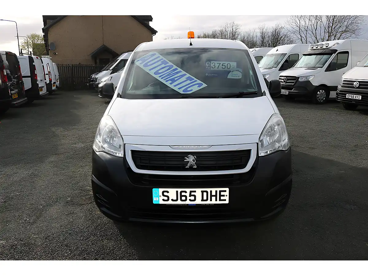 Used 2015 Peugeot Partner 3 Seater White - Interior and Exterior details 3