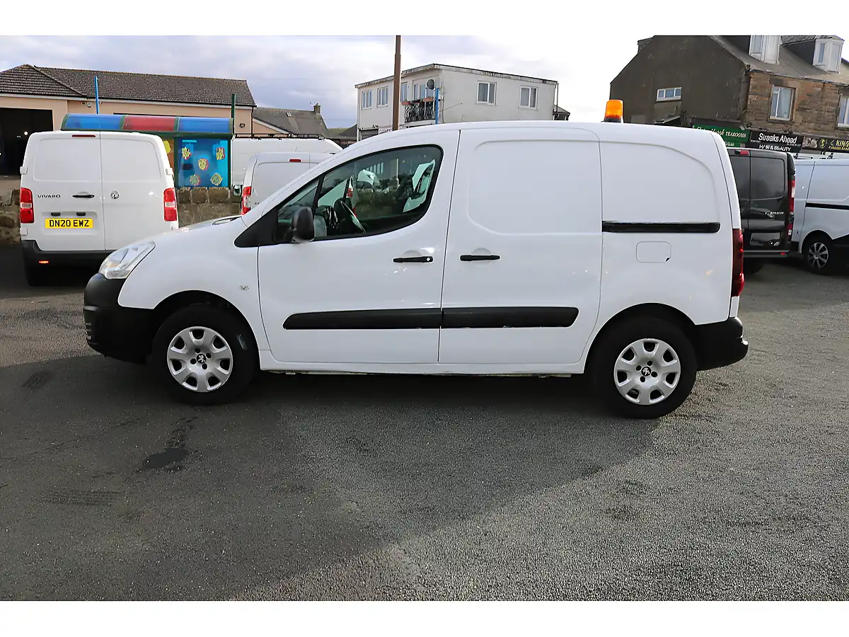 Used 2015 Peugeot Partner 3 Seater White - Interior and Exterior details 5