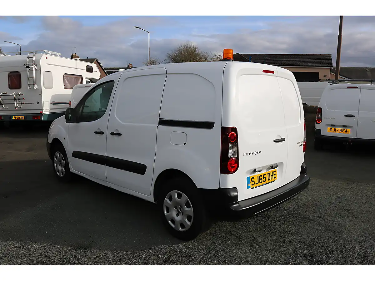Used 2015 Peugeot Partner 3 Seater White - Interior and Exterior details 6