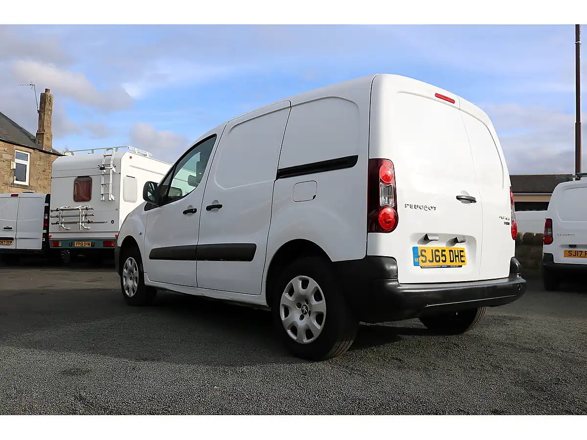 Used 2015 Peugeot Partner 3 Seater White - Interior and Exterior details 7