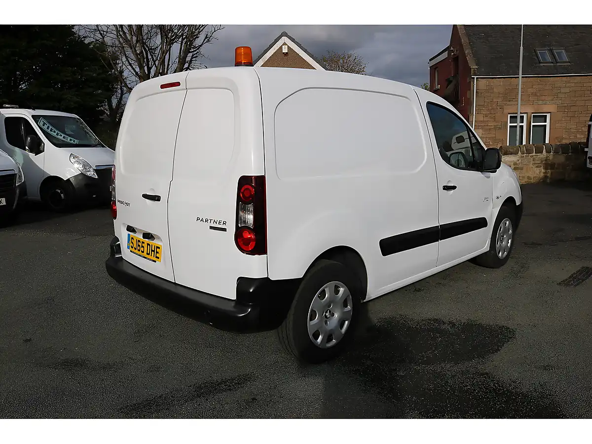 Used 2015 Peugeot Partner 3 Seater White - Interior and Exterior details 9