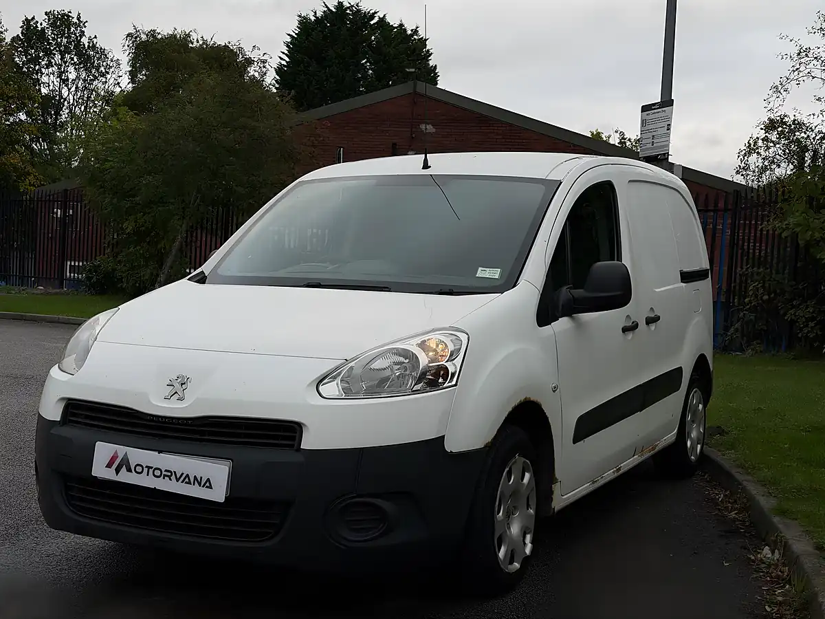 Used 2015 Peugeot Partner 625 Professional L1 White - Interior and Exterior details 12