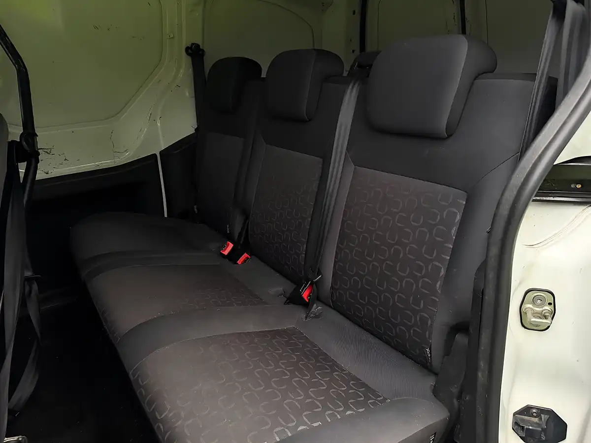 Used 2015 Peugeot Partner 625 Professional L1 White - Interior and Exterior details 3