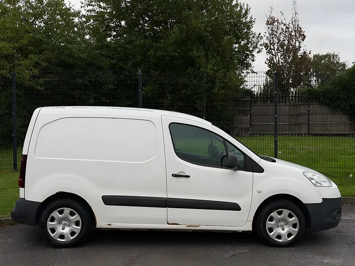Used 2015 Peugeot Partner 625 Professional L1 White - Interior and Exterior details 7