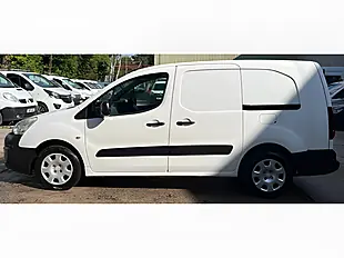 Used 2015 Peugeot Partner 750 Se White - Interior and Exterior details 12