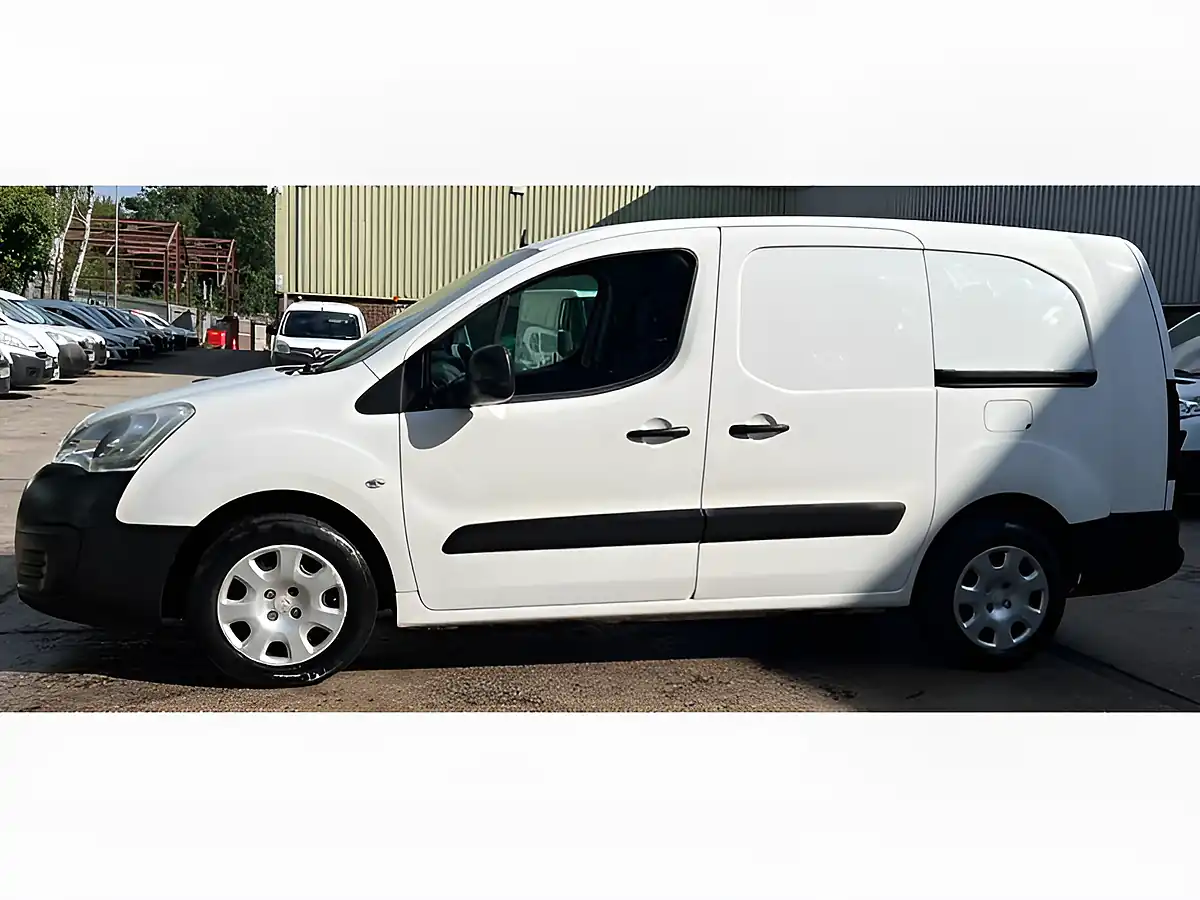 Used 2015 Peugeot Partner 750 Se White - Interior and Exterior details 13