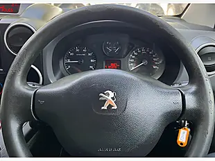 Used 2015 Peugeot Partner 750 Se White - Interior and Exterior details 16