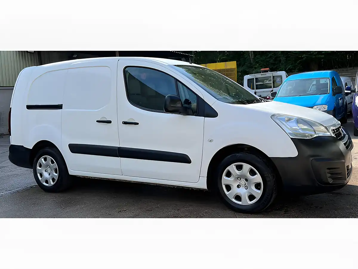 Used 2015 Peugeot Partner 750 Se White - Interior and Exterior details 4