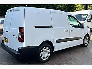 Used 2015 Peugeot Partner 750 Se White - Interior and Exterior details 9