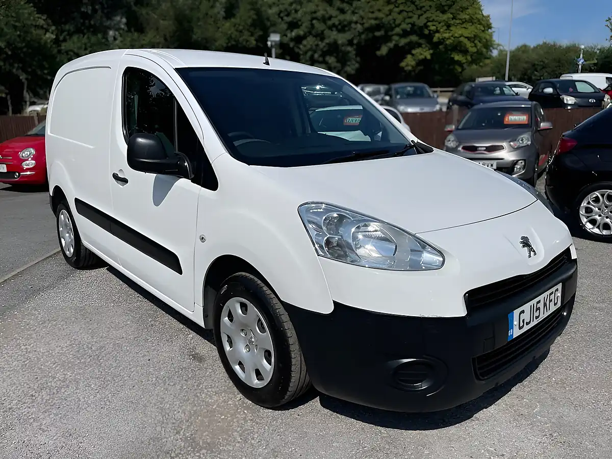 Used 2015 Peugeot Partner 850 S White - Interior and Exterior details 2