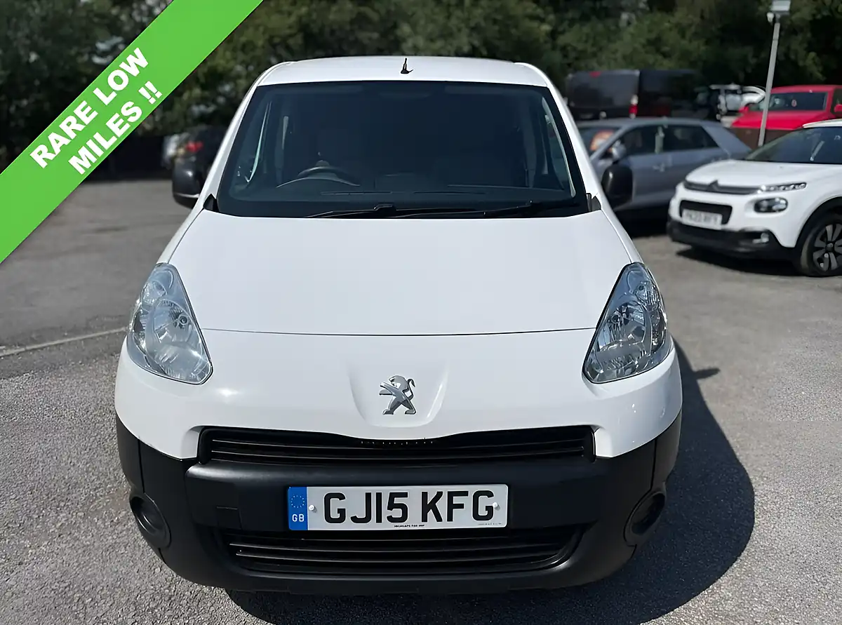 Used 2015 Peugeot Partner 850 S White - Interior and Exterior details 3