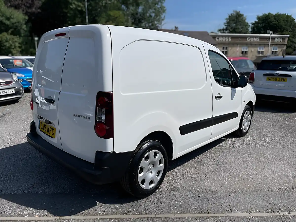 Used 2015 Peugeot Partner 850 S White - Interior and Exterior details 9