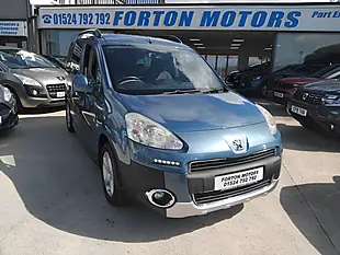 Used 2015 Peugeot Partner Tepee Outdoor Blue - Interior and Exterior details 2