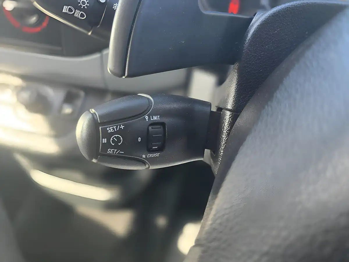 Used 2015 Peugeot Partner Tepee S Blue - Interior and Exterior details 17