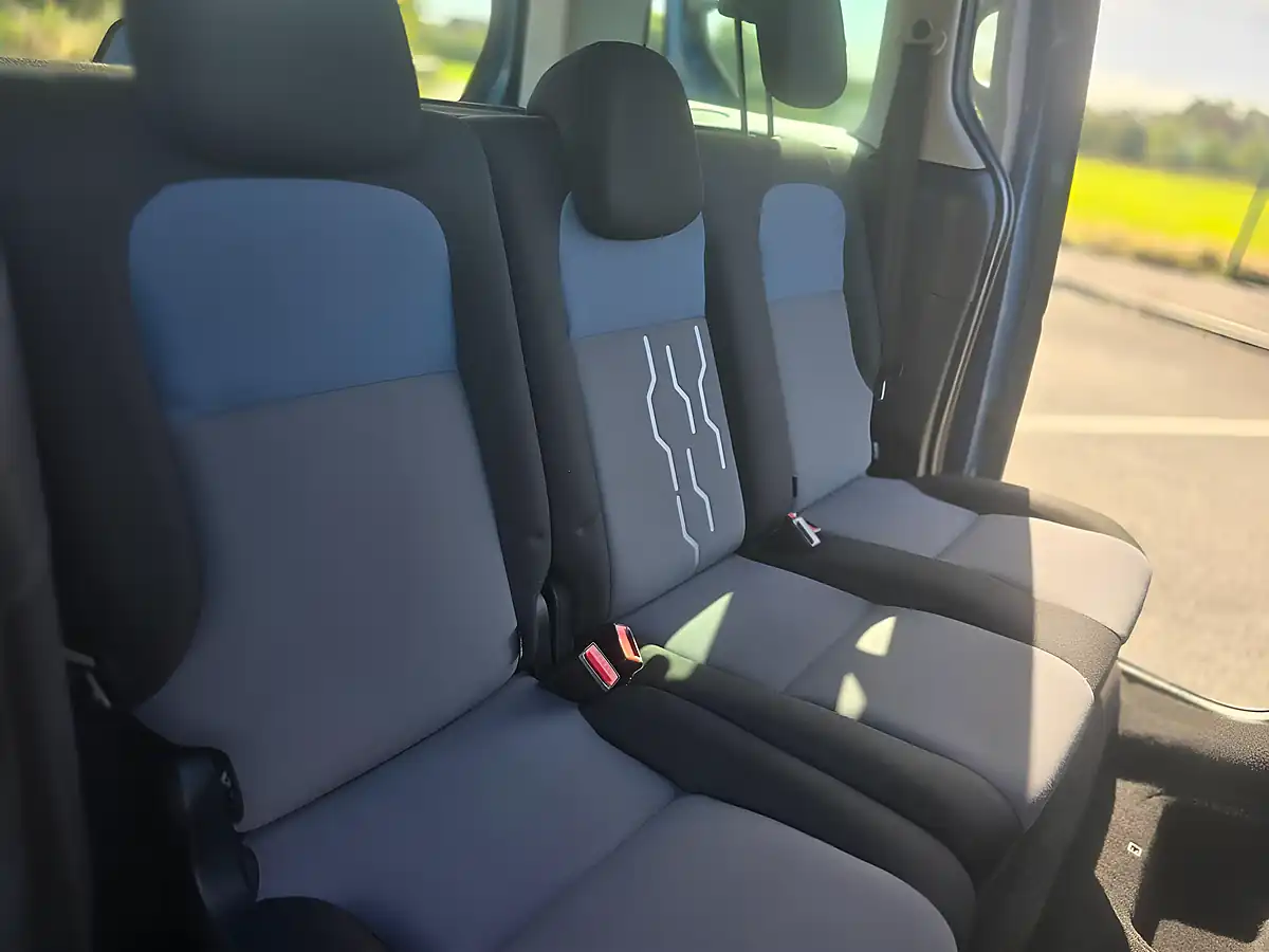 Used 2015 Peugeot Partner Tepee S Blue - Interior and Exterior details 20