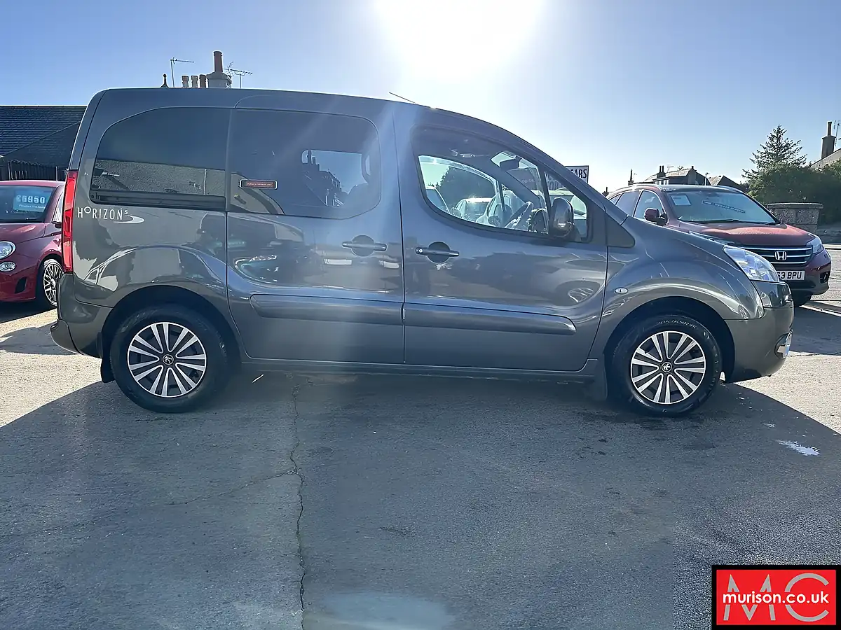 Used 2015 Peugeot Partner Tepee S Grey - Interior and Exterior details 4