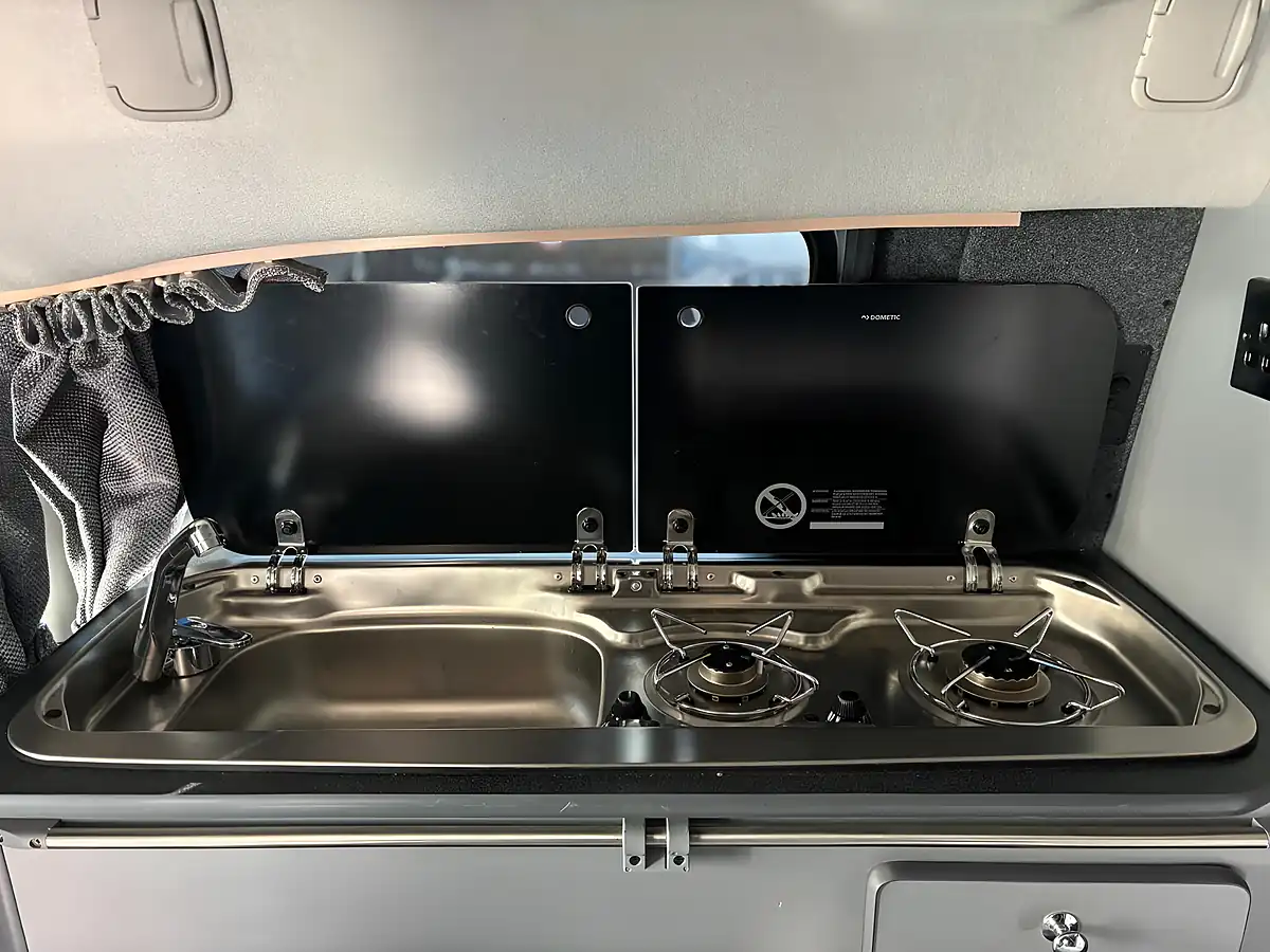 Used 2015 Peugeot Partner Tepee Tepee S Silver - Interior and Exterior details 18