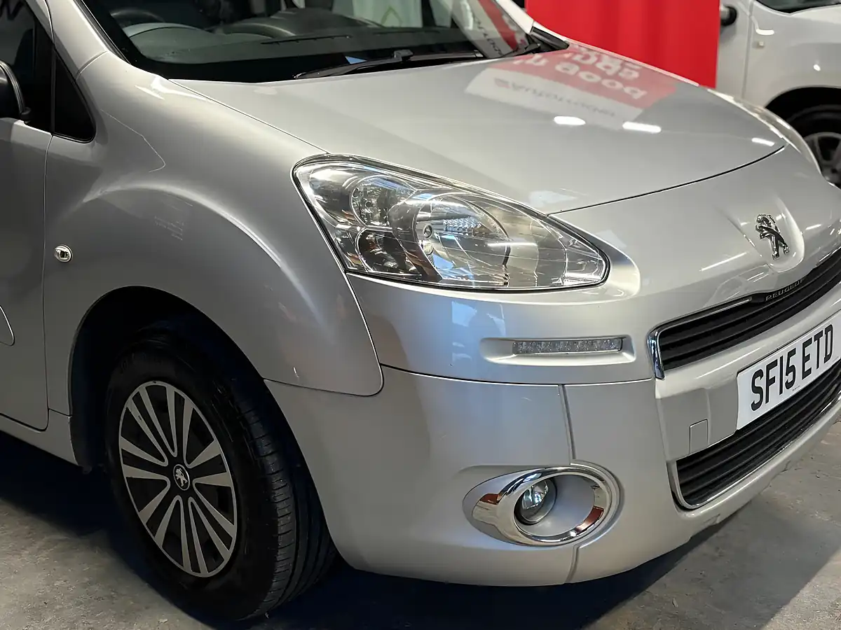 Used 2015 Peugeot Partner Tepee Tepee S Silver - Interior and Exterior details 9