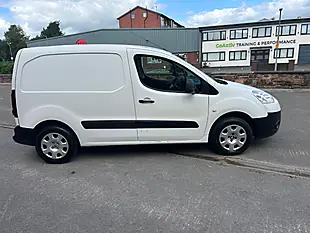 Used 2015 Peugeot Partner White - Interior and Exterior details 3