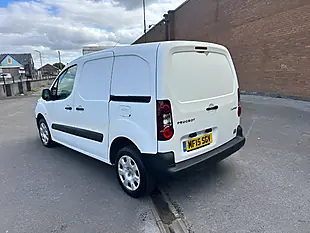 Used 2015 Peugeot Partner White - Interior and Exterior details 5