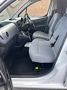 Used 2015 Peugeot Partner White - Interior and Exterior details 8