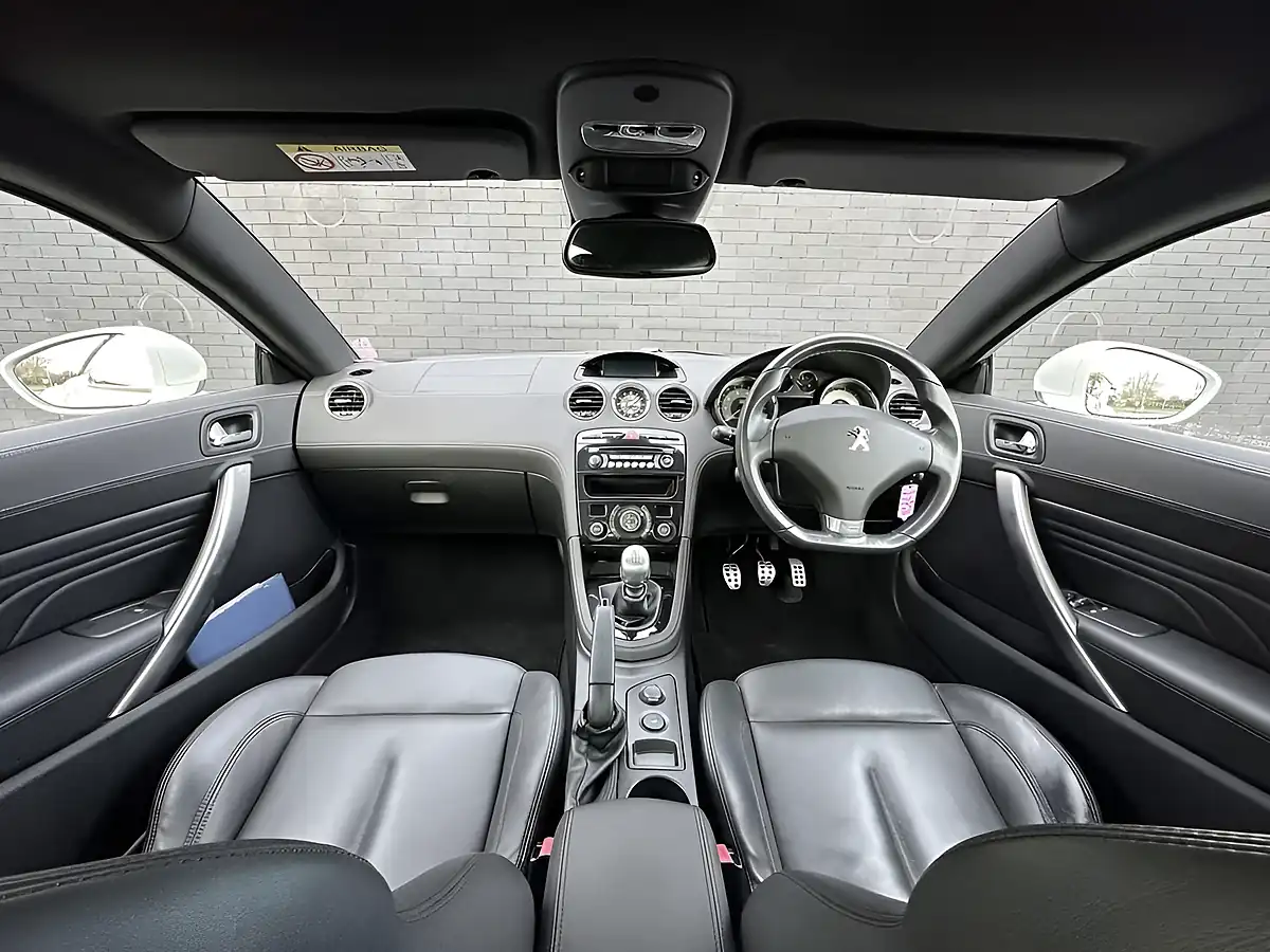 Used 2015 Peugeot Rcz GT Pearlescent White - Interior and Exterior details 12