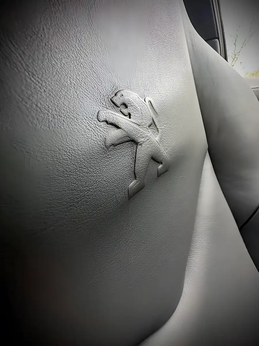 Used 2015 Peugeot Rcz GT Pearlescent White - Interior and Exterior details 13