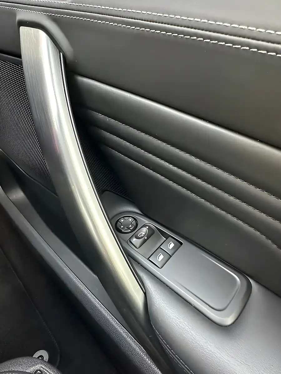Used 2015 Peugeot Rcz GT Pearlescent White - Interior and Exterior details 15