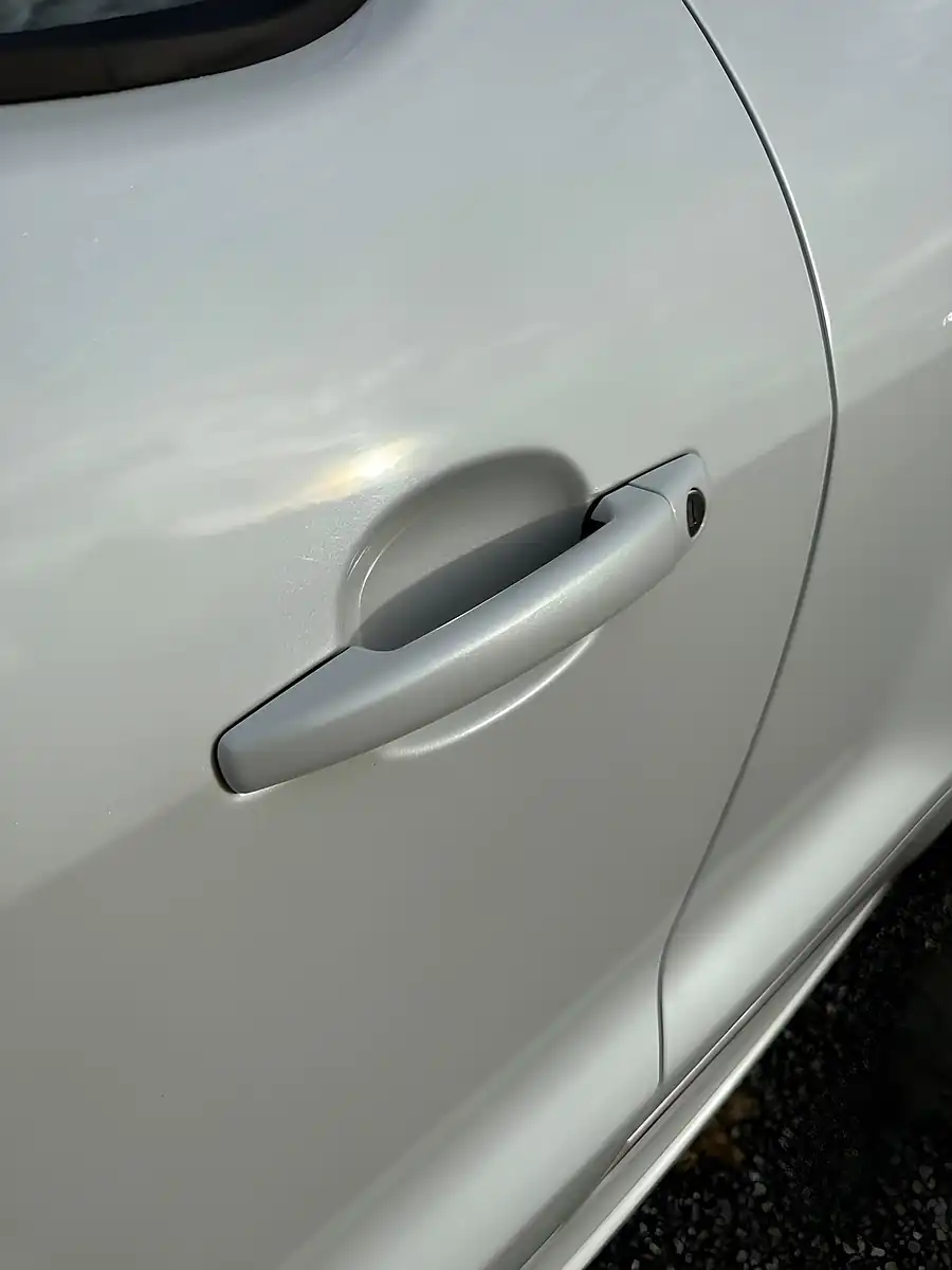 Used 2015 Peugeot Rcz GT Pearlescent White - Interior and Exterior details 4